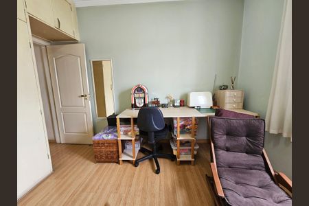 Casa à venda com 215m², 3 quartos e 2 vagas Casa à venda com 215m², 3 quartos e 2 vagasQuarto 1