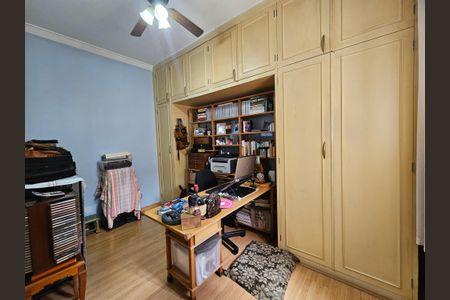 Casa à venda com 215m², 3 quartos e 2 vagas Casa à venda com 215m², 3 quartos e 2 vagasQuarto 2