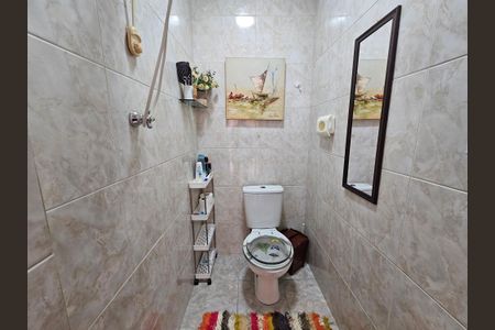 Casa à venda com 215m², 3 quartos e 2 vagas Casa à venda com 215m², 3 quartos e 2 vagasLavabo