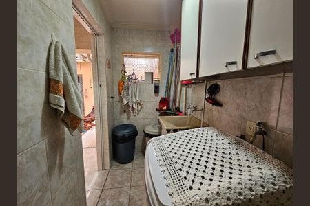 Casa à venda com 215m², 3 quartos e 2 vagas Casa à venda com 215m², 3 quartos e 2 vagasÁrea de Serviço