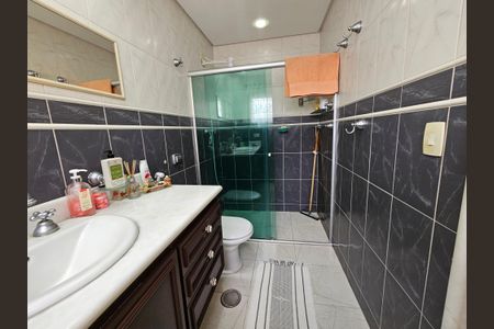 Casa à venda com 215m², 3 quartos e 2 vagas Casa à venda com 215m², 3 quartos e 2 vagasBanheiro da Suíte