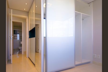 Apartamento para alugar com 180m², 2 quartos e 2 vagas Apartamento para alugar com 180m², 2 quartos e 2 vagasSuíte