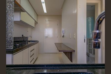 Apartamento para alugar com 180m², 2 quartos e 2 vagas Apartamento para alugar com 180m², 2 quartos e 2 vagasCozinha