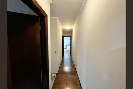 Casa para alugar com 175m², 3 quartos e 2 vagasCorredor