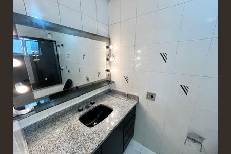 Casa para alugar com 175m², 3 quartos e 2 vagasBanheiro da Suíte