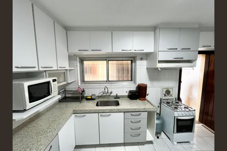 Casa para alugar com 175m², 3 quartos e 2 vagasCozinha