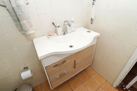 Casa à venda com 184m², 3 quartos e 3 vagasBanheiro 1