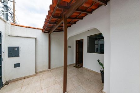Casa à venda com 200m², 3 quartos e 1 vaga Casa à venda com 200m², 3 quartos e 1 vagaVaranda
