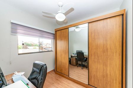 Casa à venda com 200m², 3 quartos e 1 vaga Casa à venda com 200m², 3 quartos e 1 vagaQuarto 2