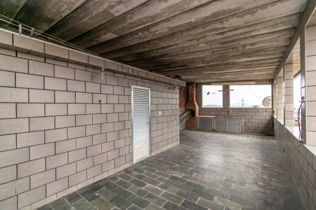 Casa de condomínio à venda com 227m², 3 quartos e 2 vagas Casa de condomínio à venda com 227m², 3 quartos e 2 vagasTerraço