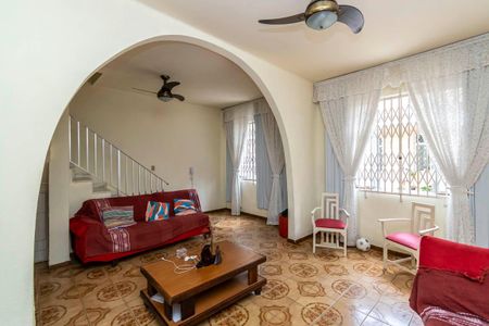 Casa de condomínio à venda com 227m², 3 quartos e 2 vagas Casa de condomínio à venda com 227m², 3 quartos e 2 vagasSala