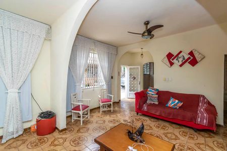 Casa de condomínio à venda com 227m², 3 quartos e 2 vagas Casa de condomínio à venda com 227m², 3 quartos e 2 vagasSala