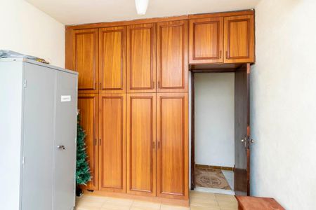 Casa de condomínio à venda com 227m², 3 quartos e 2 vagas Casa de condomínio à venda com 227m², 3 quartos e 2 vagasQuarto 3 - Armários