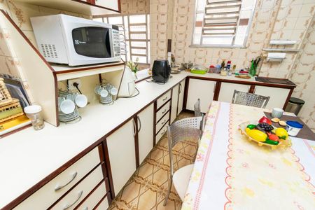 Casa de condomínio à venda com 227m², 3 quartos e 2 vagas Casa de condomínio à venda com 227m², 3 quartos e 2 vagasCozinha - Armários