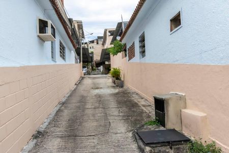 Casa de condomínio à venda com 227m², 3 quartos e 2 vagas Casa de condomínio à venda com 227m², 3 quartos e 2 vagasÁrea comum de acesso