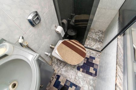 Casa de condomínio à venda com 227m², 3 quartos e 2 vagas Casa de condomínio à venda com 227m², 3 quartos e 2 vagasBanheiro da Suíte