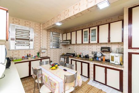 Casa de condomínio à venda com 227m², 3 quartos e 2 vagas Casa de condomínio à venda com 227m², 3 quartos e 2 vagasCozinha