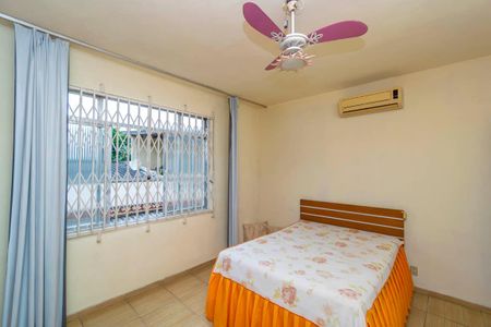 Casa de condomínio à venda com 227m², 3 quartos e 2 vagas Casa de condomínio à venda com 227m², 3 quartos e 2 vagasQuarto 1