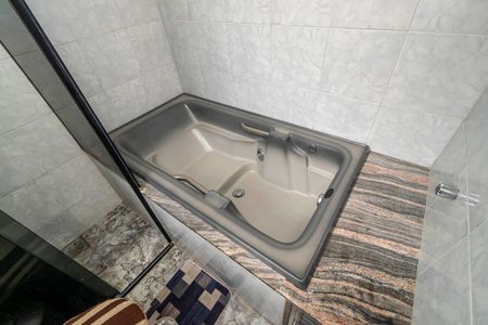 Casa de condomínio à venda com 227m², 3 quartos e 2 vagas Casa de condomínio à venda com 227m², 3 quartos e 2 vagasBanheiro da Suíte - Hidromassagem