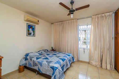 Casa de condomínio à venda com 227m², 3 quartos e 2 vagas Casa de condomínio à venda com 227m², 3 quartos e 2 vagasQuarto 2 Suíte