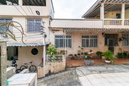 Casa de condomínio à venda com 227m², 3 quartos e 2 vagas Casa de condomínio à venda com 227m², 3 quartos e 2 vagasVista da Sala