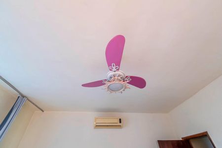 Casa de condomínio à venda com 227m², 3 quartos e 2 vagas Casa de condomínio à venda com 227m², 3 quartos e 2 vagasQuarto 1