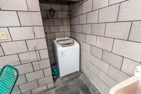 Casa de condomínio à venda com 227m², 3 quartos e 2 vagas Casa de condomínio à venda com 227m², 3 quartos e 2 vagasÁrea de Serviço