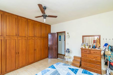 Casa de condomínio à venda com 227m², 3 quartos e 2 vagas Casa de condomínio à venda com 227m², 3 quartos e 2 vagasQuarto 2 Suíte