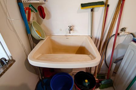 Casa de condomínio à venda com 520m², 6 quartos e 3 vagas Casa de condomínio à venda com 520m², 6 quartos e 3 vagaslavanderia