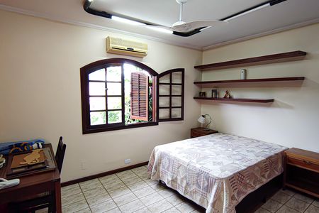 Casa de condomínio à venda com 520m², 6 quartos e 3 vagas Casa de condomínio à venda com 520m², 6 quartos e 3 vagasquarto 3 suite