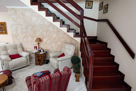 Casa de condomínio à venda com 520m², 6 quartos e 3 vagas Casa de condomínio à venda com 520m², 6 quartos e 3 vagasescada