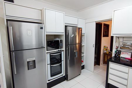 Casa de condomínio à venda com 520m², 6 quartos e 3 vagas Casa de condomínio à venda com 520m², 6 quartos e 3 vagascopa e cozinha