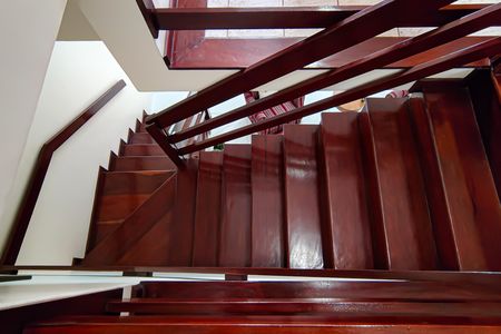 Casa de condomínio à venda com 520m², 6 quartos e 3 vagas Casa de condomínio à venda com 520m², 6 quartos e 3 vagasescada