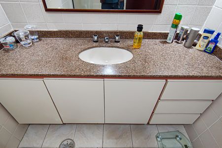 Casa de condomínio à venda com 520m², 6 quartos e 3 vagas Casa de condomínio à venda com 520m², 6 quartos e 3 vagasquarto 2 suite