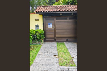 Casa de condomínio à venda com 520m², 6 quartos e 3 vagas Casa de condomínio à venda com 520m², 6 quartos e 3 vagasplaquinha TXFD-428