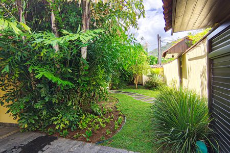 Casa de condomínio à venda com 520m², 6 quartos e 3 vagas Casa de condomínio à venda com 520m², 6 quartos e 3 vagasentrada do imovel