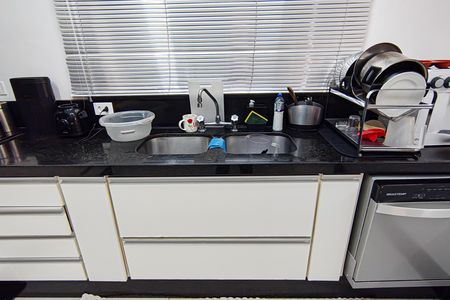 Casa de condomínio à venda com 520m², 6 quartos e 3 vagas Casa de condomínio à venda com 520m², 6 quartos e 3 vagascopa e cozinha