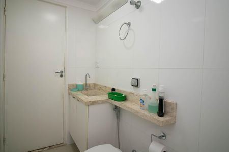 Apartamento à venda com 82m², 2 quartos e 1 vaga Apartamento à venda com 82m², 2 quartos e 1 vagaBanheiro