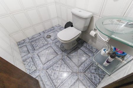 Casa à venda com 223m², 4 quartos e 2 vagas Casa à venda com 223m², 4 quartos e 2 vagasBanheiro 2