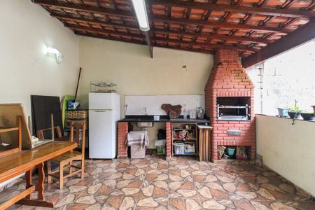 Casa à venda com 223m², 4 quartos e 2 vagas Casa à venda com 223m², 4 quartos e 2 vagasChurrasqueira