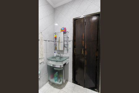 Casa à venda com 223m², 4 quartos e 2 vagas Casa à venda com 223m², 4 quartos e 2 vagasBanheiro