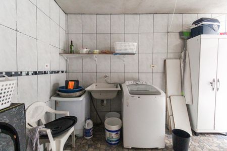 Casa à venda com 223m², 4 quartos e 2 vagas Casa à venda com 223m², 4 quartos e 2 vagasQuintal - Área de Serviço