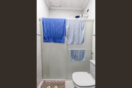 Casa à venda com 223m², 4 quartos e 2 vagas Casa à venda com 223m², 4 quartos e 2 vagasBanheiro