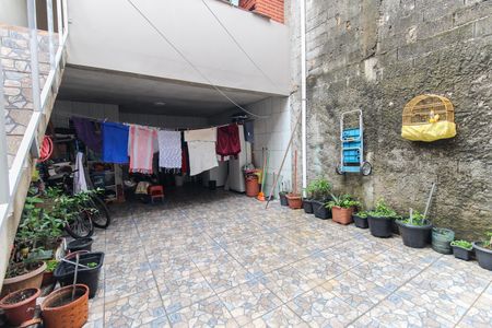 Casa à venda com 223m², 4 quartos e 2 vagas Casa à venda com 223m², 4 quartos e 2 vagasQuintal - Área de Serviço