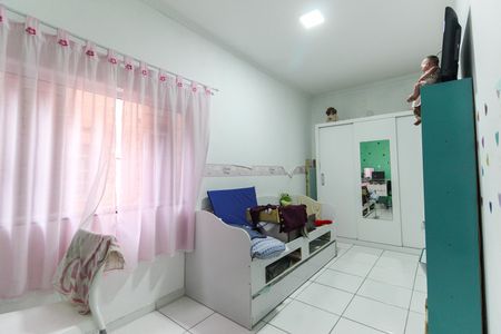 Casa à venda com 223m², 4 quartos e 2 vagas Casa à venda com 223m², 4 quartos e 2 vagasQuarto 2