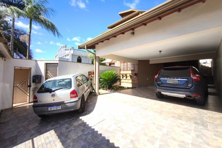 Casa para alugar com 287m², 4 quartos e 4 vagasQuintla - Garagem