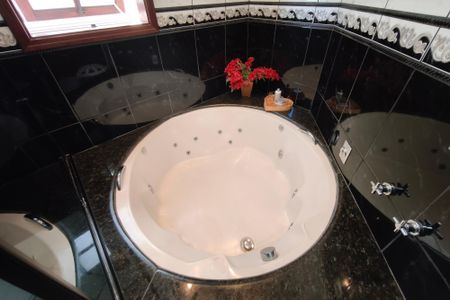 Casa para alugar com 287m², 4 quartos e 4 vagasBanheiro Suíte