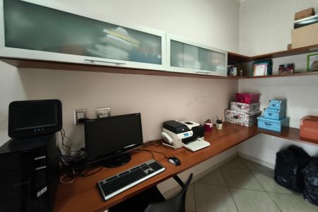 Casa para alugar com 287m², 4 quartos e 4 vagasEscritório