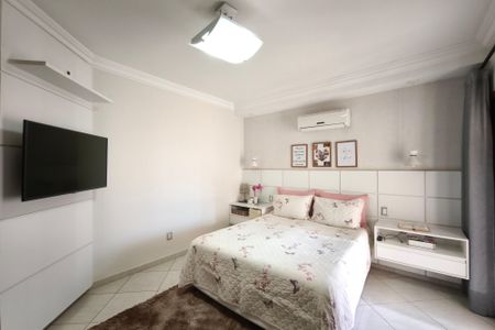 Casa para alugar com 287m², 4 quartos e 4 vagasQuarto Suíte