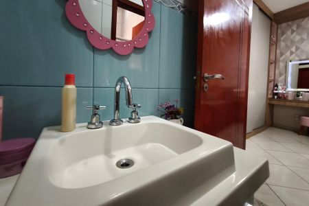 Casa para alugar com 287m², 4 quartos e 4 vagasBanheiro Americano